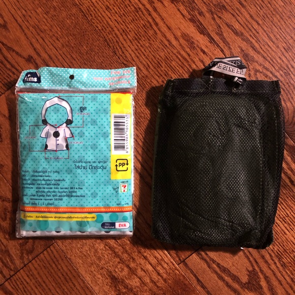 Set of 2 Rain Ponchos / Raincoats - Picture 2 of 2